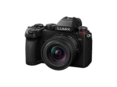 Panasonic Lumix S5 + S 18-40mm / F4.5-6.3 Zoom MILC krop 24,2 MP CMOS 6000 x 4000 pixel Sort